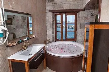 La Petra Hotel - Special Class Yenifoca