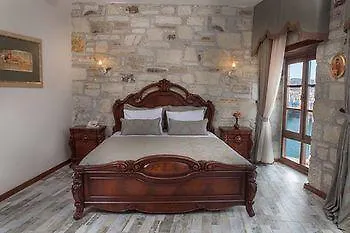 La Petra Hotel - Special Class Yenifoca