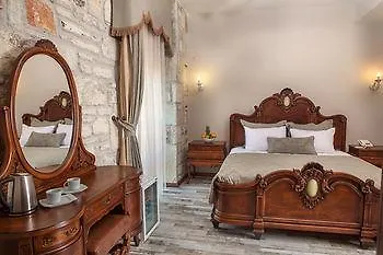 La Petra Hotel - Special Class Yenifoca