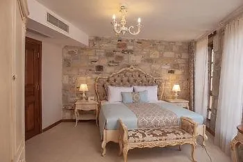 La Petra Hotel - Special Class Yenifoca