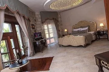 La Petra Hotel - Special Class Yenifoca