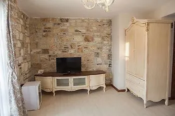 La Petra Hotel - Special Class Yenifoca