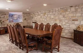 La Petra Hotel - Special Class Yenifoca
